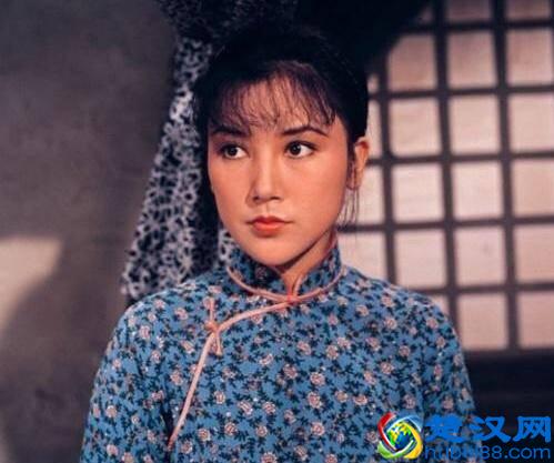 传奇女演员邵音音年轻时惊艳众人 面对传闻和恶言恶语都坦然面对