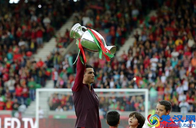 友谊赛-葡萄牙2-3瑞典遭绝杀，C罗破门