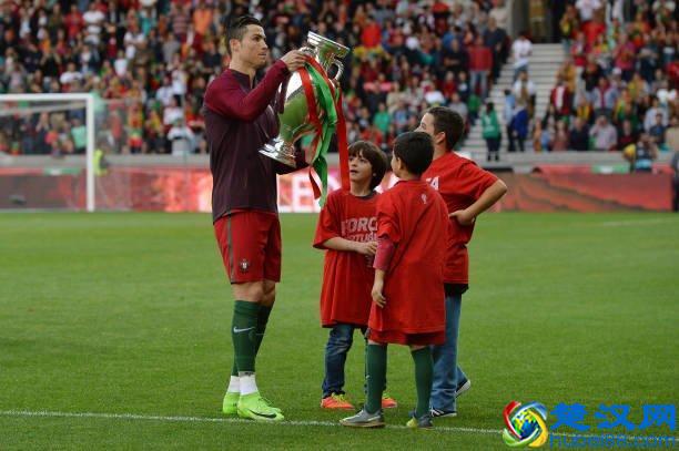 友谊赛-葡萄牙2-3瑞典遭绝杀，C罗破门