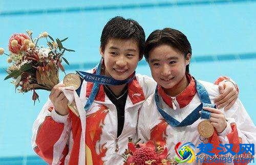 从跳水奥运冠军变身学院院长，从解说转型官员，李娜：文体两开花