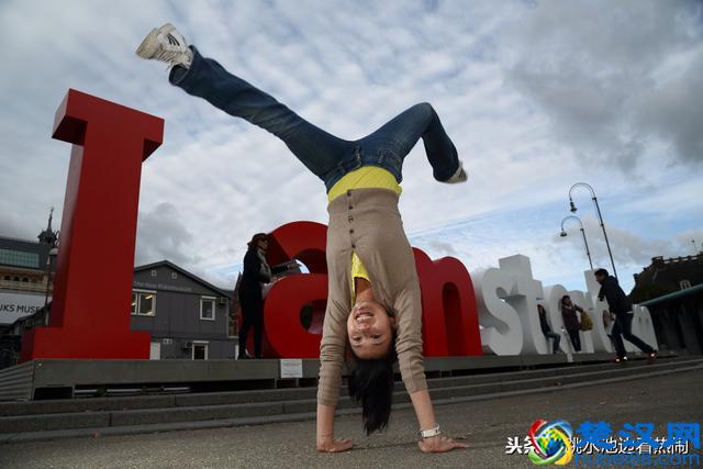 从跳水奥运冠军变身学院院长，从解说转型官员，李娜：文体两开花