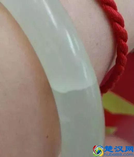 玉碎了不要随意处理，尤其这三种