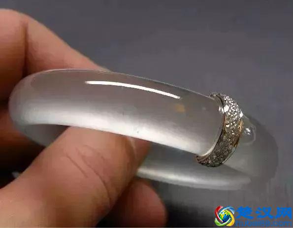 玉碎了不要随意处理，尤其这三种