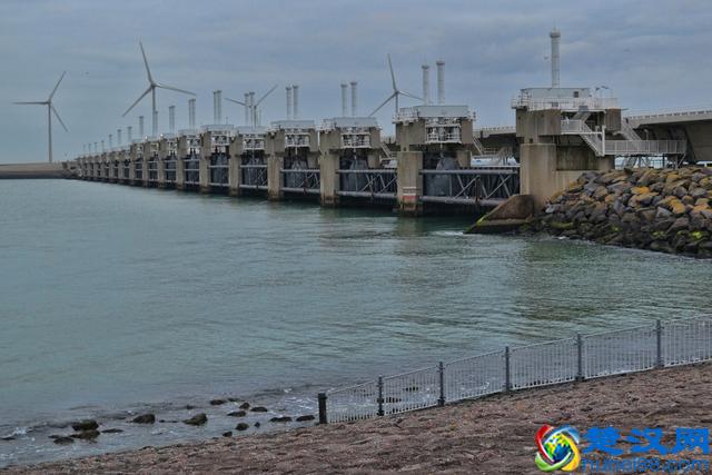 现代世界七大奇迹，你最被哪个所震撼？