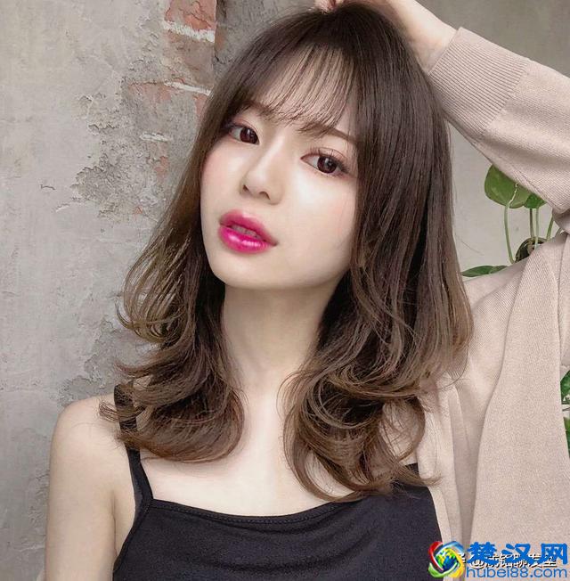 长脸女生适合什么发型？11款减龄又时尚的轻熟风发型，美出新高度