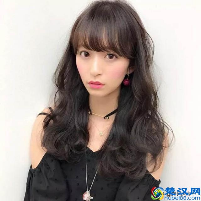 长脸女生适合什么发型？11款减龄又时尚的轻熟风发型，美出新高度