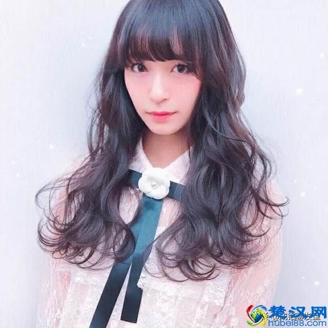 长脸女生适合什么发型？11款减龄又时尚的轻熟风发型，美出新高度