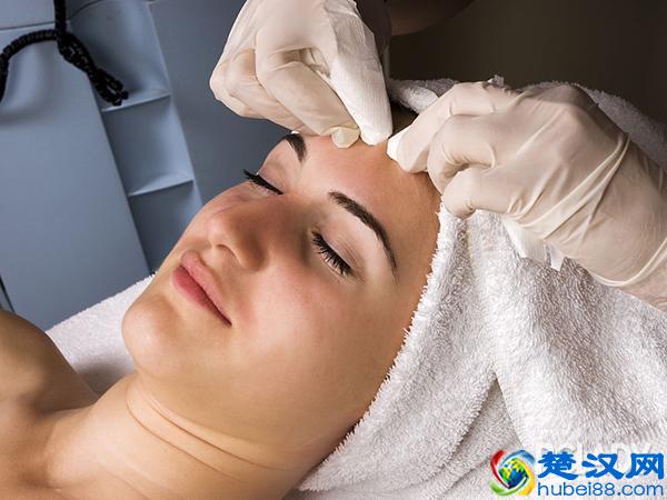 去黑头收缩毛孔有效的方法