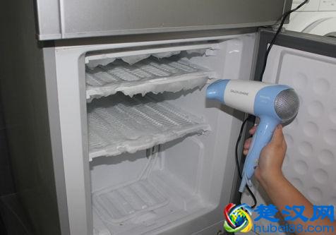 冰箱冷冻室结冰打不开怎么办？用了这法子，开门顺顺利利！