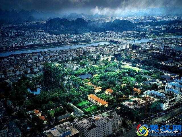 我国唯一建在5A景区的大学，游客进去要买票