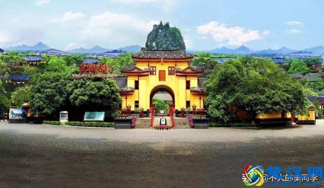 我国唯一建在5A景区的大学，游客进去要买票