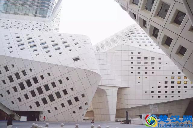 南京真的适合生活吗？在南京两天，让我大开眼界