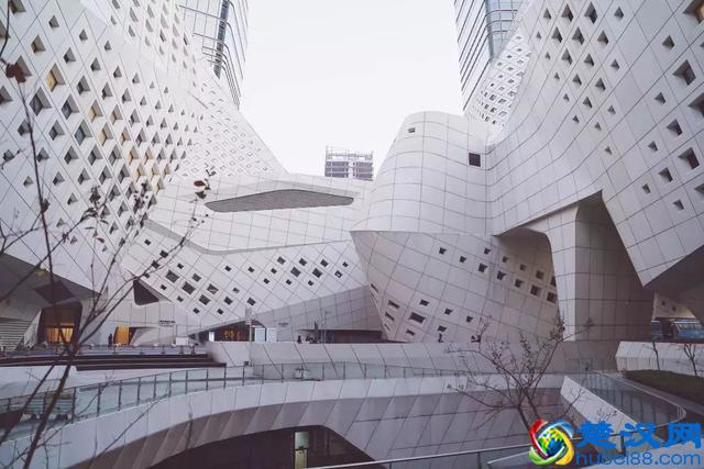 南京真的适合生活吗？在南京两天，让我大开眼界