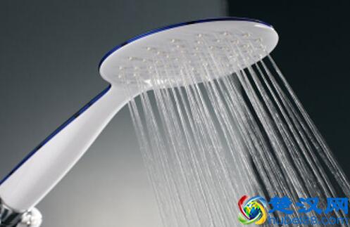 淋浴花洒喷头堵了怎么办？喷头堵塞清洗小妙招