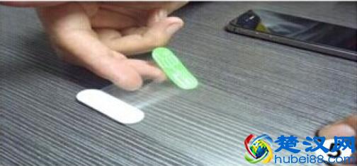 教你如何自己动手贴好iPhone手机膜