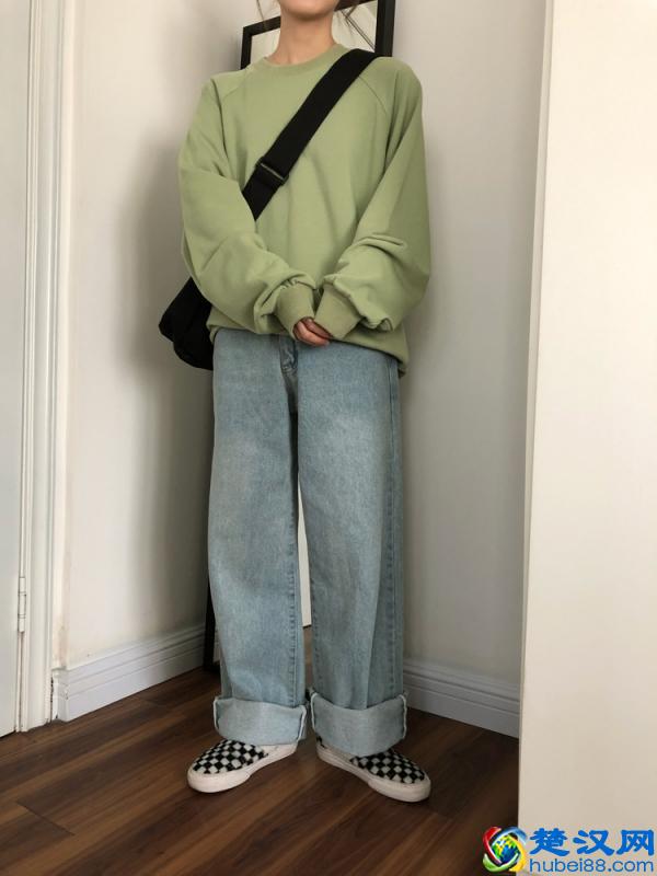 套头卫衣怎么搭配 这三种搭配才是经典