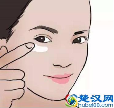 下眼袋重怎么办好 快速去除眼袋的方法
