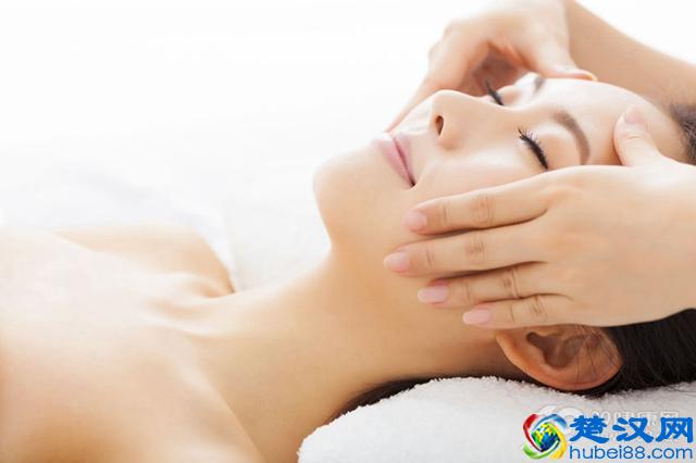 超瘦脸动作推荐：4个方法甩掉大饼脸