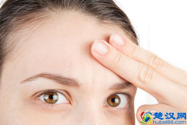 超瘦脸动作推荐：4个方法甩掉大饼脸