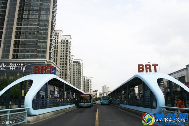 我国哪些城市拥有BRT（快速公交系统）？