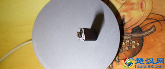 两款iPhone白菜Dock的对比