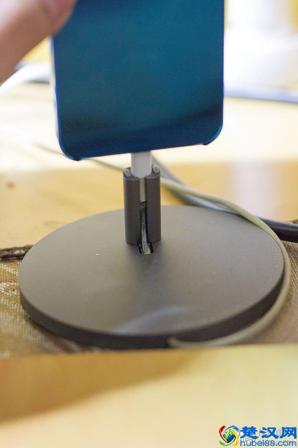 两款iPhone白菜Dock的对比