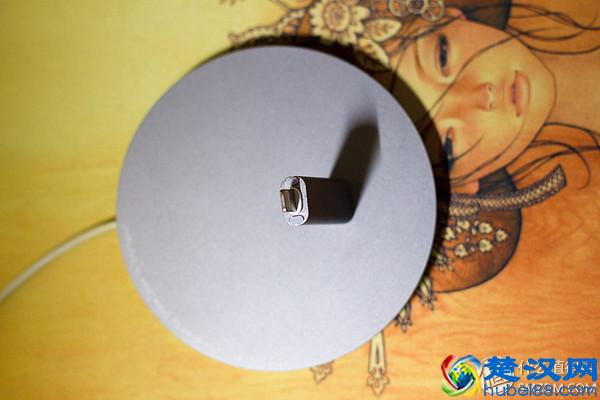 两款iPhone白菜Dock的对比