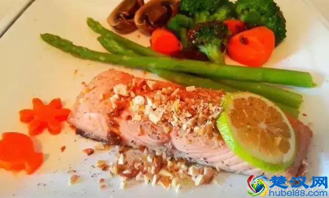 三文鱼怎么吃？生吃还是熟吃？这么多做法都给你整理好了