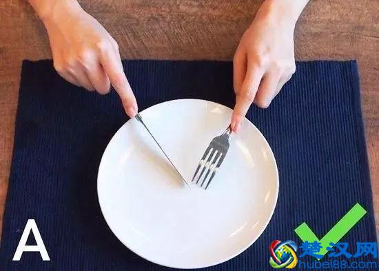 原来，这才是西餐刀叉标准优雅的拿法