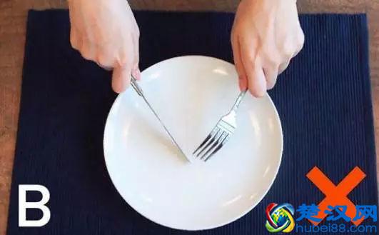 原来，这才是西餐刀叉标准优雅的拿法