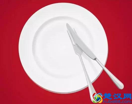 原来，这才是西餐刀叉标准优雅的拿法