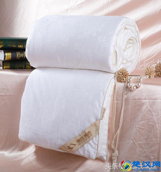 蚕丝被可以水洗吗？怎么洗？