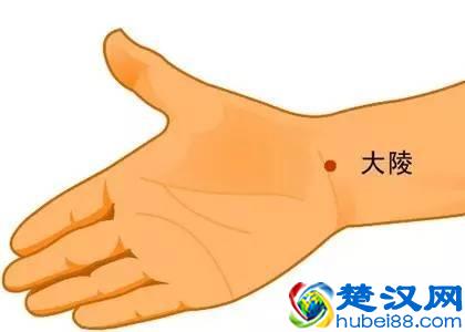 胃痛怎么缓解疼痛？不花钱！一分钟！缓解胃疼特效法！