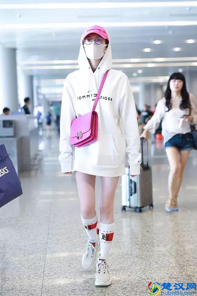 前方注意!今年这5个牌子的卫衣一定要加入购物车