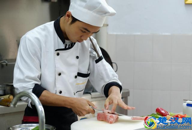 学历不高：学这9个“技校专业”找工作容易！就是很辛苦！