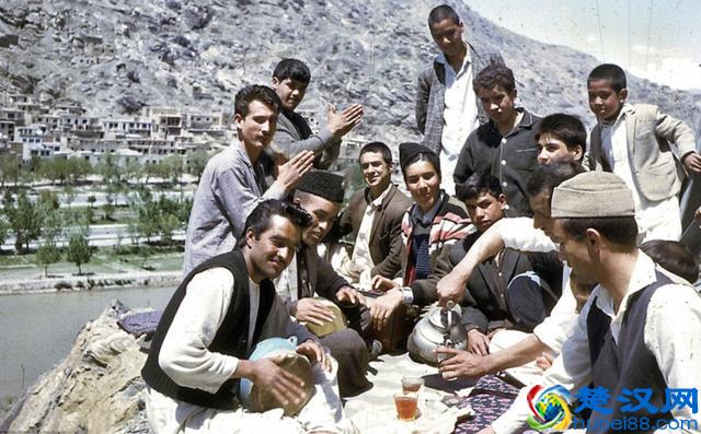 塔利班到底是个什么组织？为何这么多年都没办法消灭？