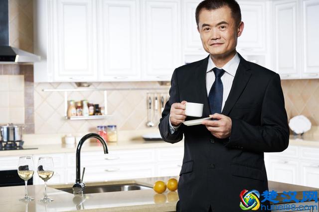 樱花整体厨房蝉联“2018中国橱柜十佳、十大品牌”称号！