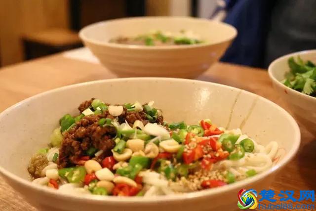 重庆解放碑这么多小吃，到底哪些值得一吃？