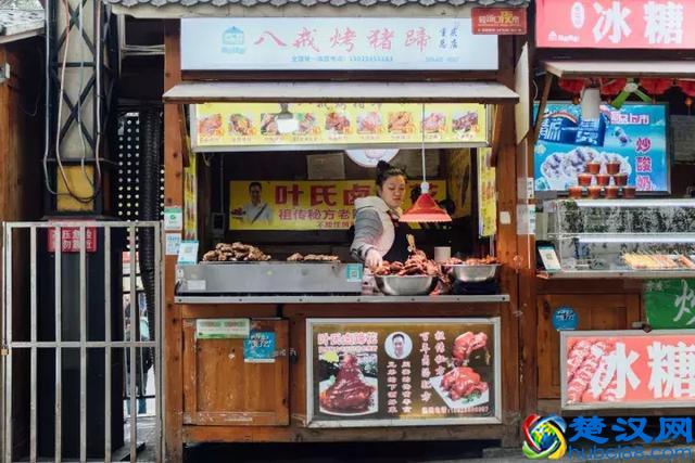 重庆解放碑这么多小吃，到底哪些值得一吃？