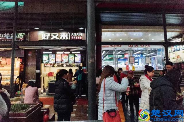 重庆解放碑这么多小吃，到底哪些值得一吃？