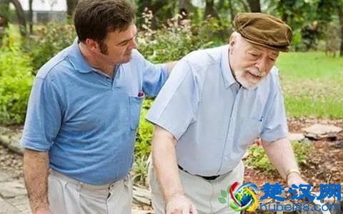 老年人散步穿什么鞋