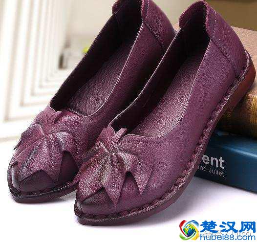 中年人夏天穿什么鞋子，使人更年轻呢？