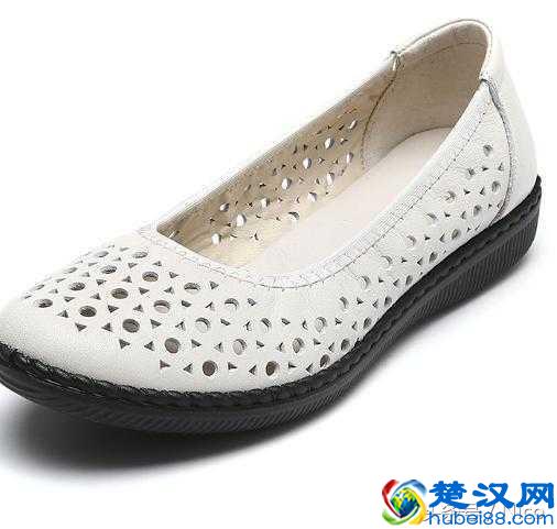 中年人夏天穿什么鞋子，使人更年轻呢？