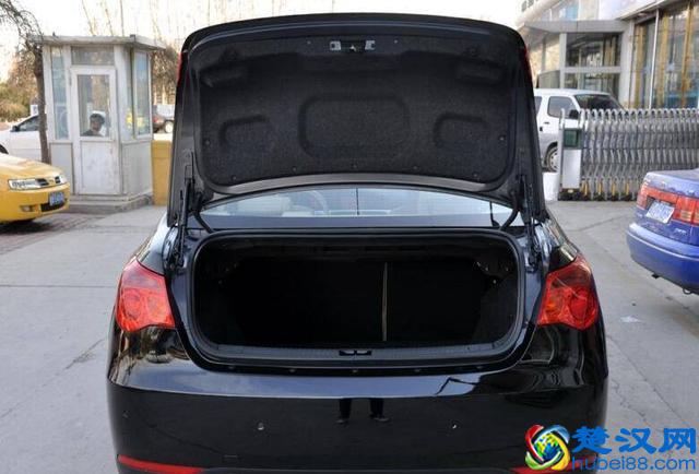 09年的荣威550和12年的中华H530，预算3万如何选