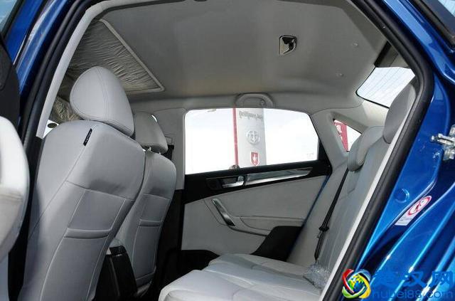 09年的荣威550和12年的中华H530，预算3万如何选