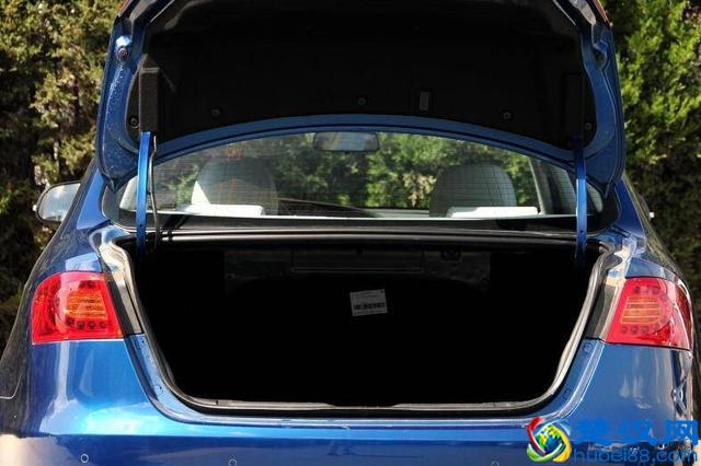 09年的荣威550和12年的中华H530，预算3万如何选