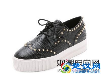 长裙配平底鞋,最帅搭配真潮流!