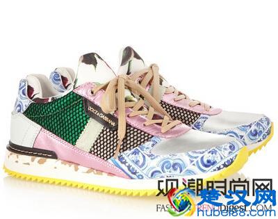 长裙配平底鞋,最帅搭配真潮流!