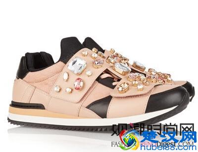 长裙配平底鞋,最帅搭配真潮流!