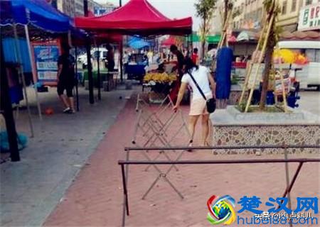 现在摆地摊卖什么最挣钱？卖什么利润大？（附地摊暴利产品）